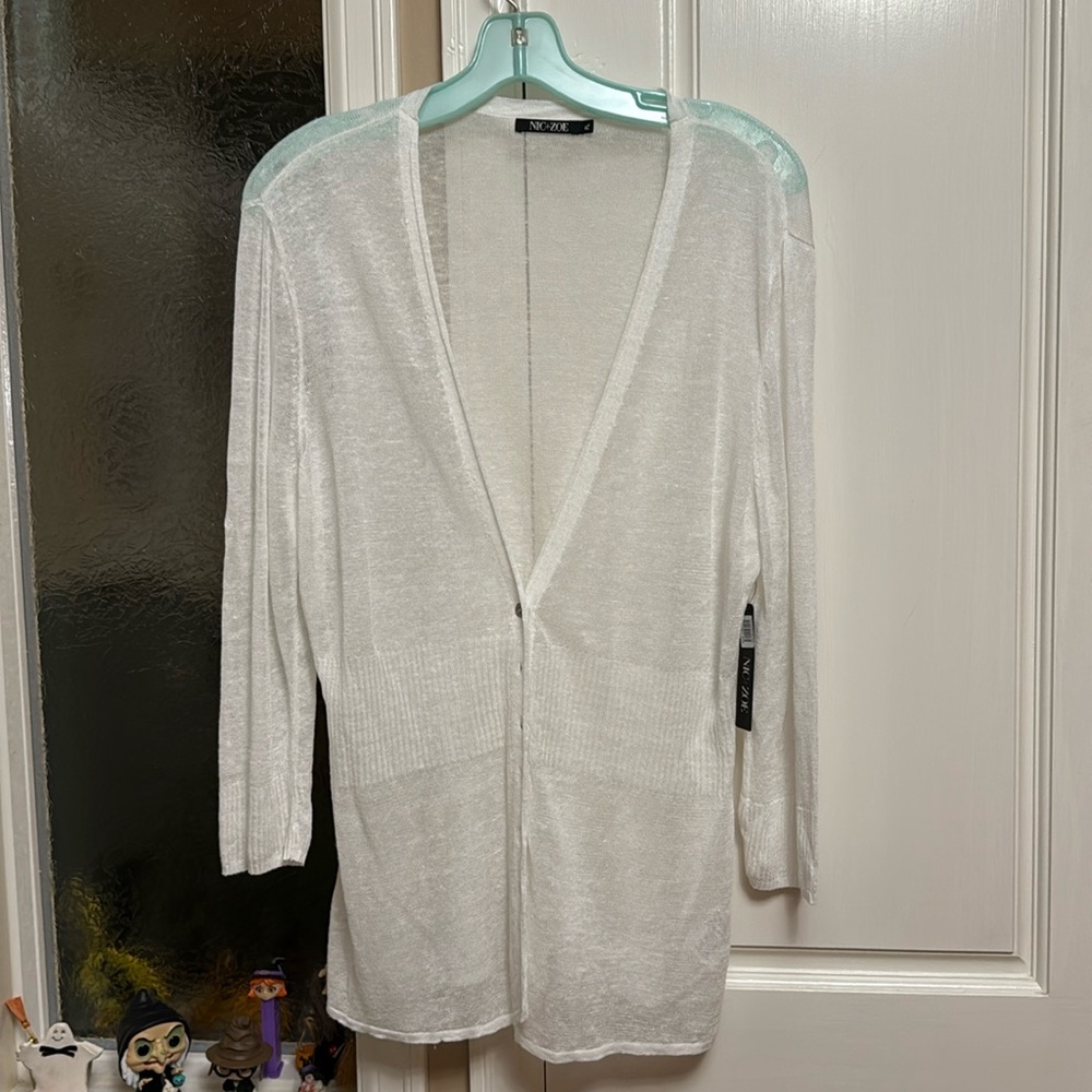 NIC and Zoe white long sweater with buttons